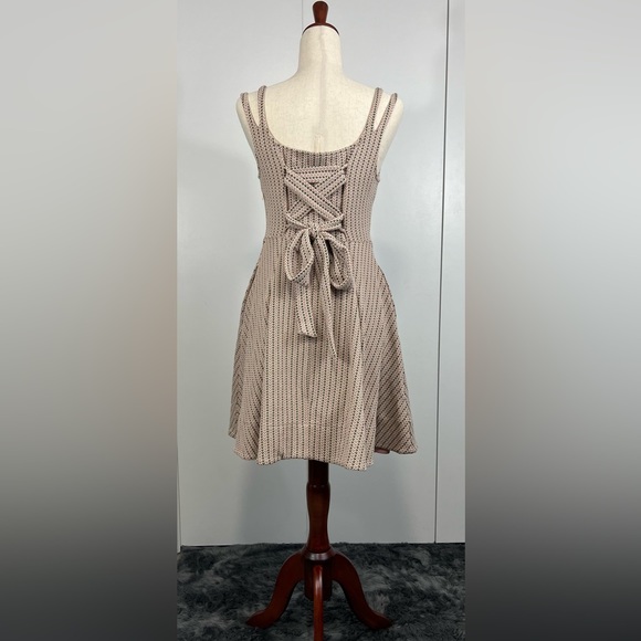 Maeve Winter dress in standard size Small - Picture 3 of 12